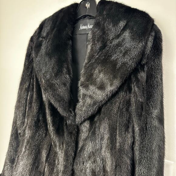 ✨ Vintage Neiman Marcus Black Mink Fur Coat – Classic Mid-Length Luxury Size L ✨ - Picture 13 of 16